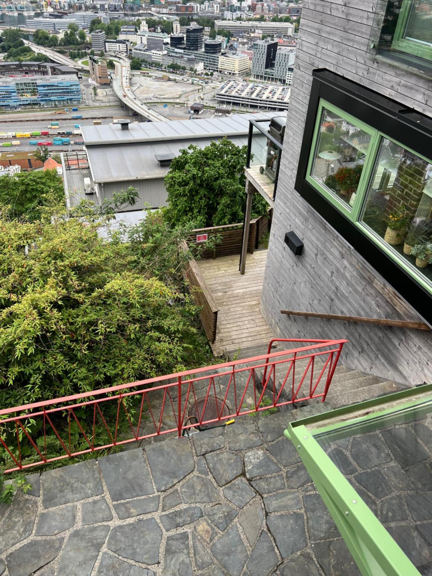 Fin Leilighet Med Parkering! Bergen Exterior foto